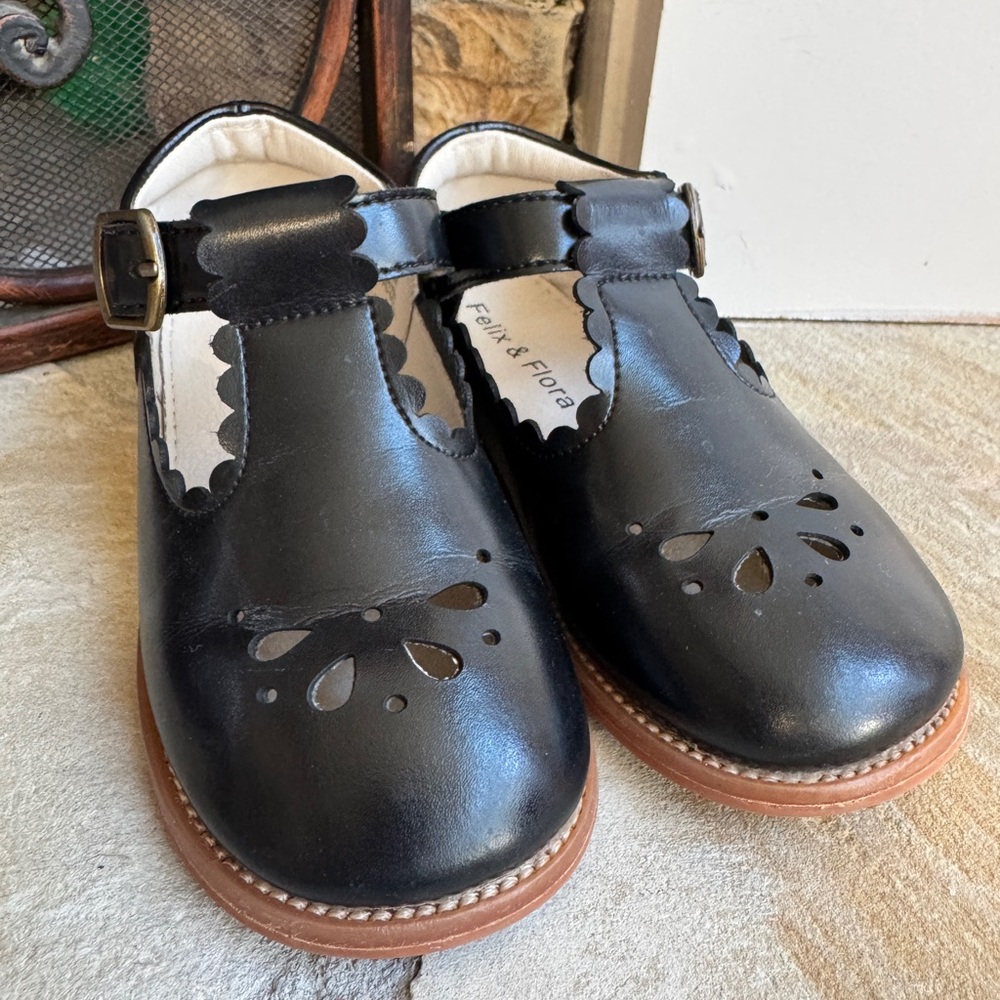 Felix and Flora Mary Jane Dress Shoes ~ Black ~ Size 9